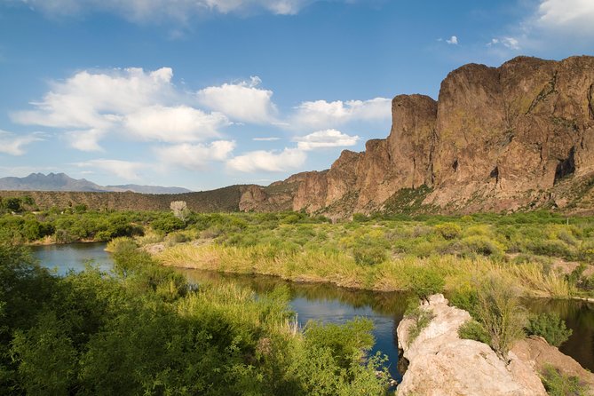 Glide Through Paradise: A Memorable Kayaking Adventure on the Lower Salt River